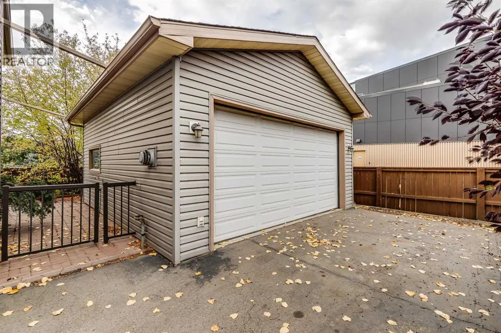 16 Ridgegate Way SW