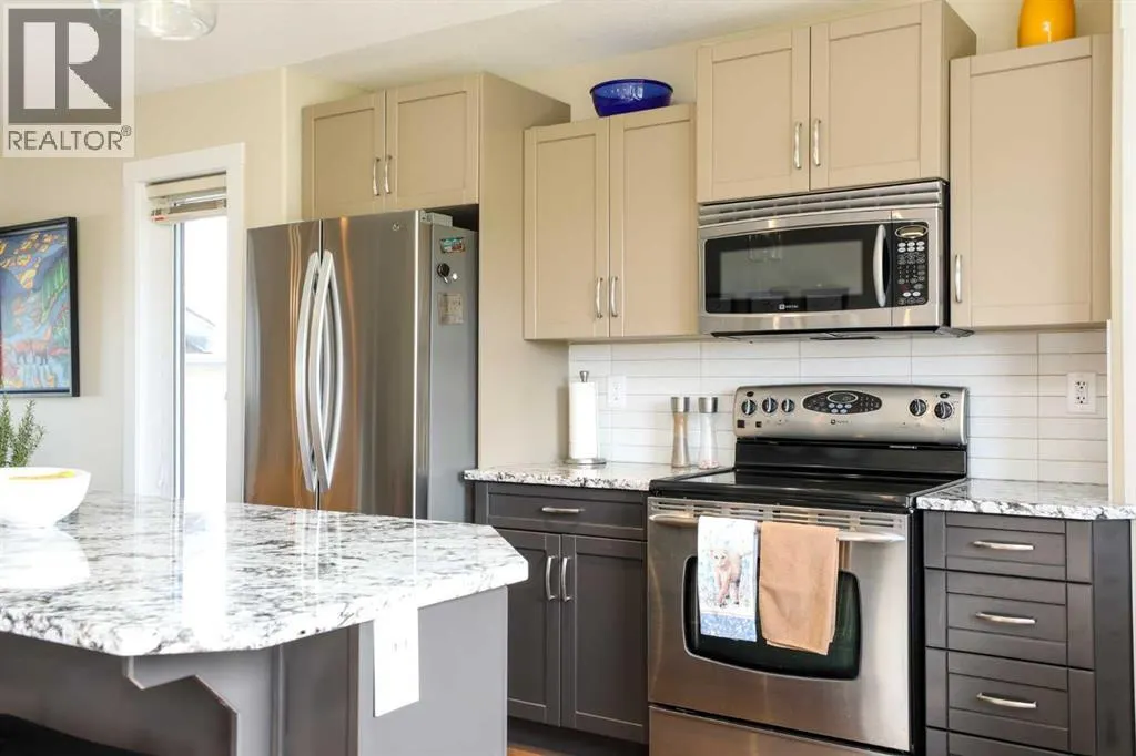436 Mt Sunburst Crescent W
