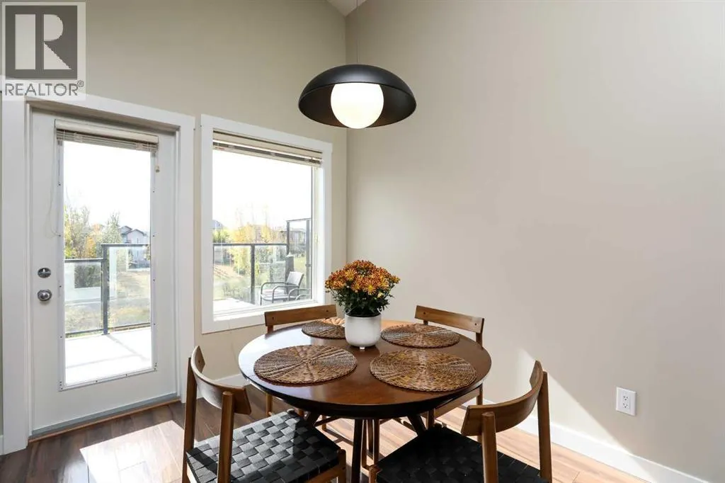 436 Mt Sunburst Crescent W