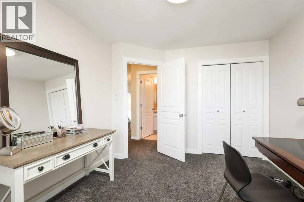 436 Mt Sunburst Crescent W