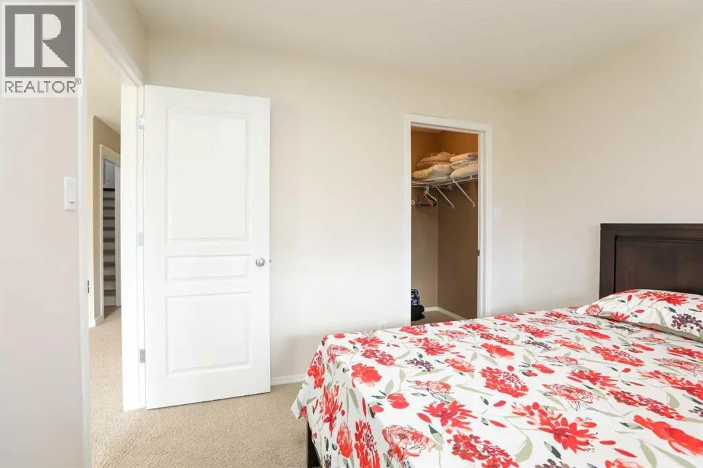 436 Mt Sunburst Crescent W