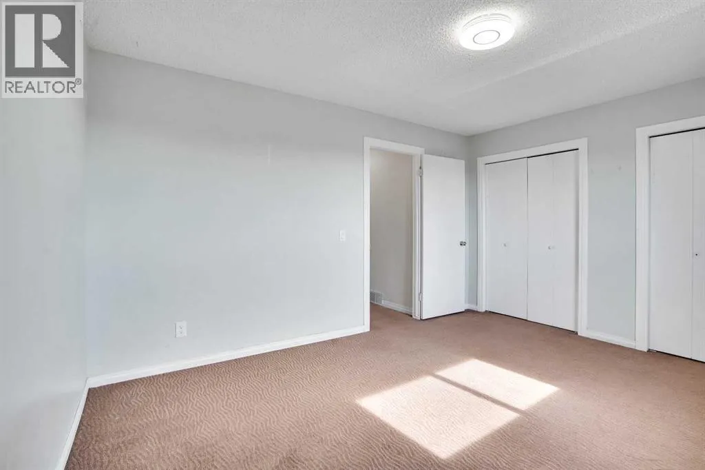 48 WHITWORTH Way NE
