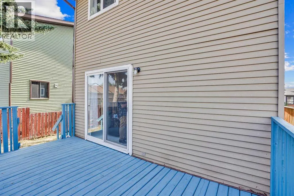 48 WHITWORTH Way NE