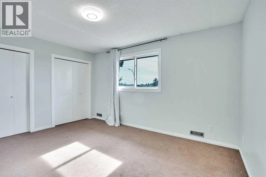 48 WHITWORTH Way NE