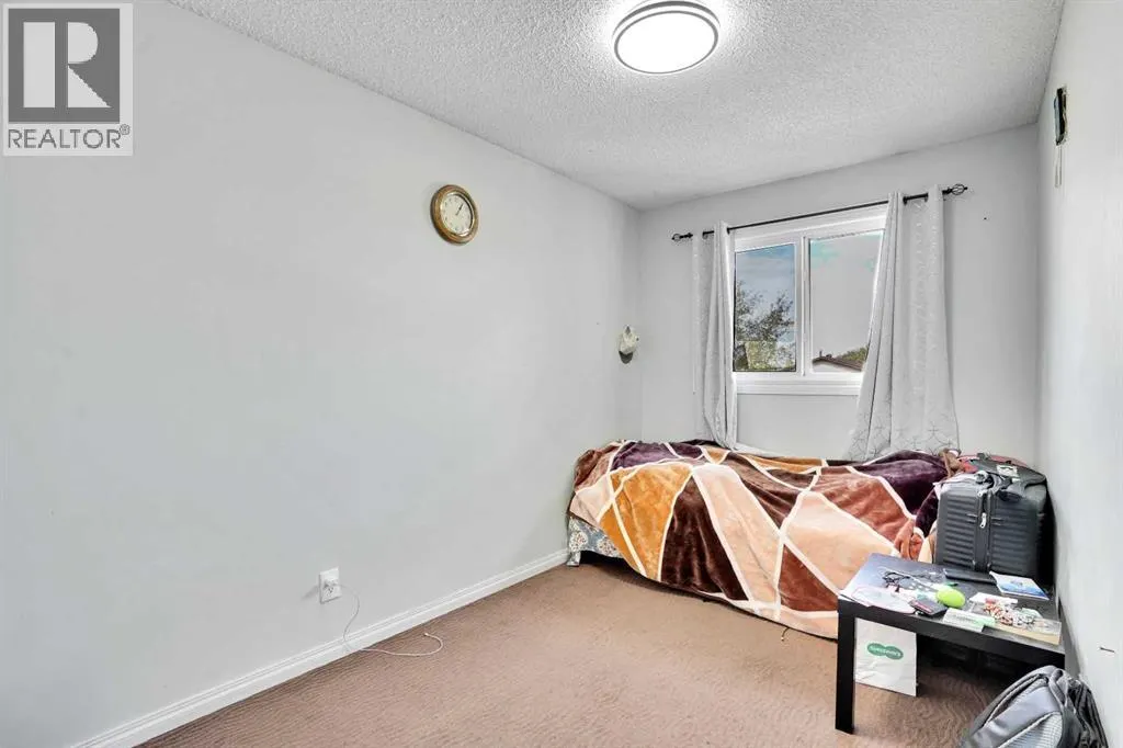 48 WHITWORTH Way NE