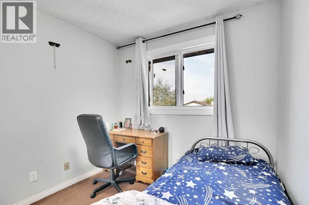48 WHITWORTH Way NE