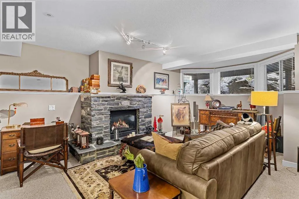 153, 13 Aspen Glen