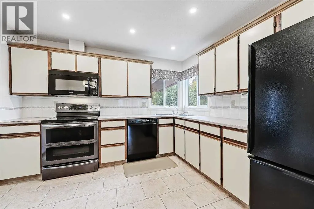 40 Woodview Court SW