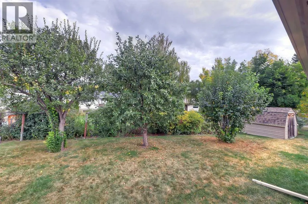 40 Woodview Court SW