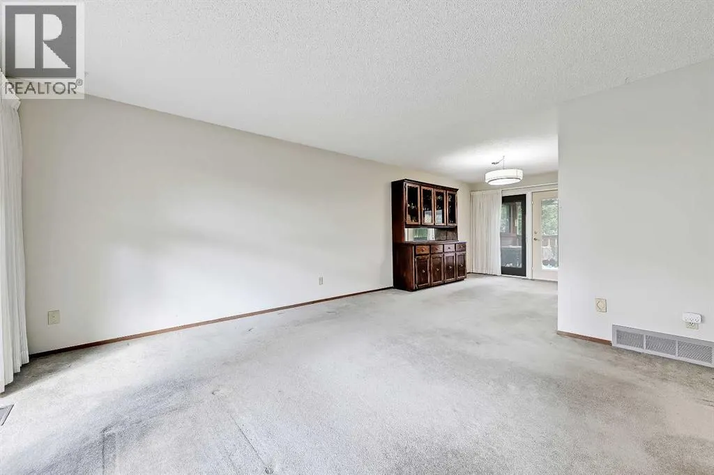40 Woodview Court SW