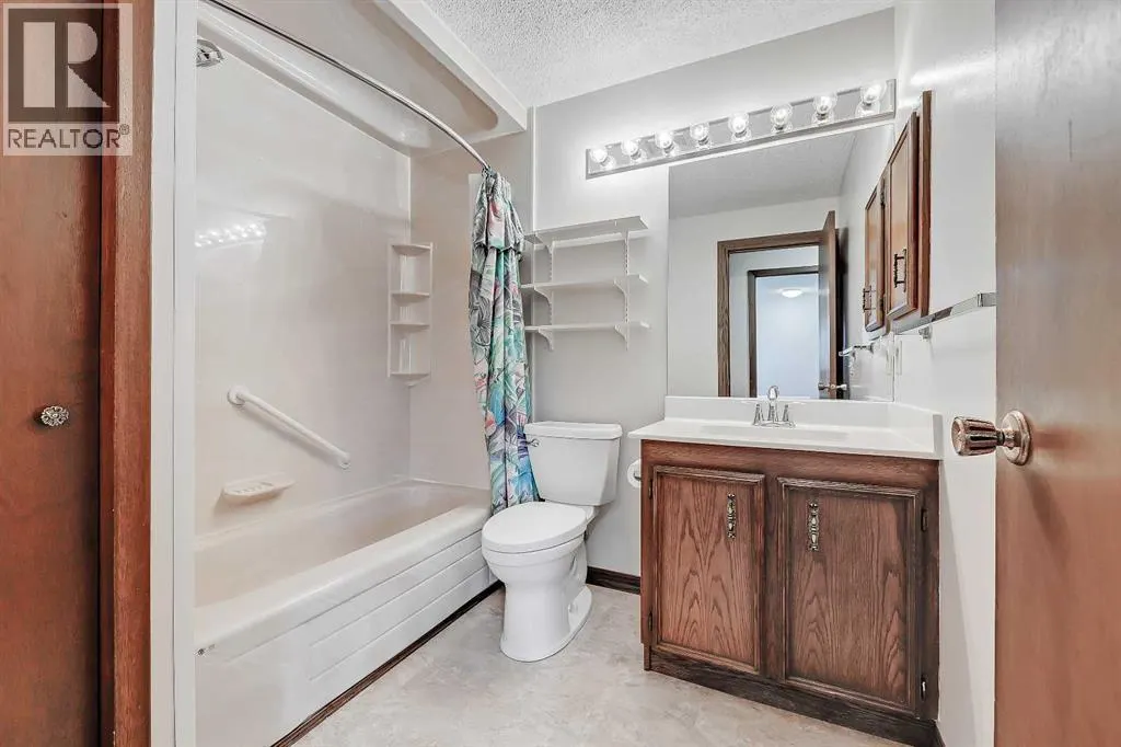 40 Woodview Court SW
