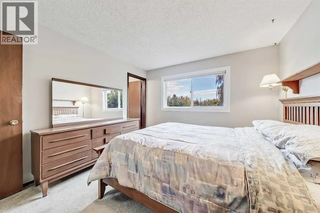 40 Woodview Court SW
