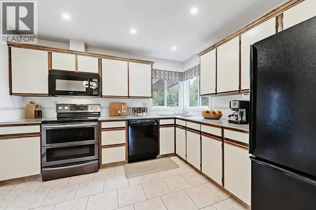 40 Woodview Court SW