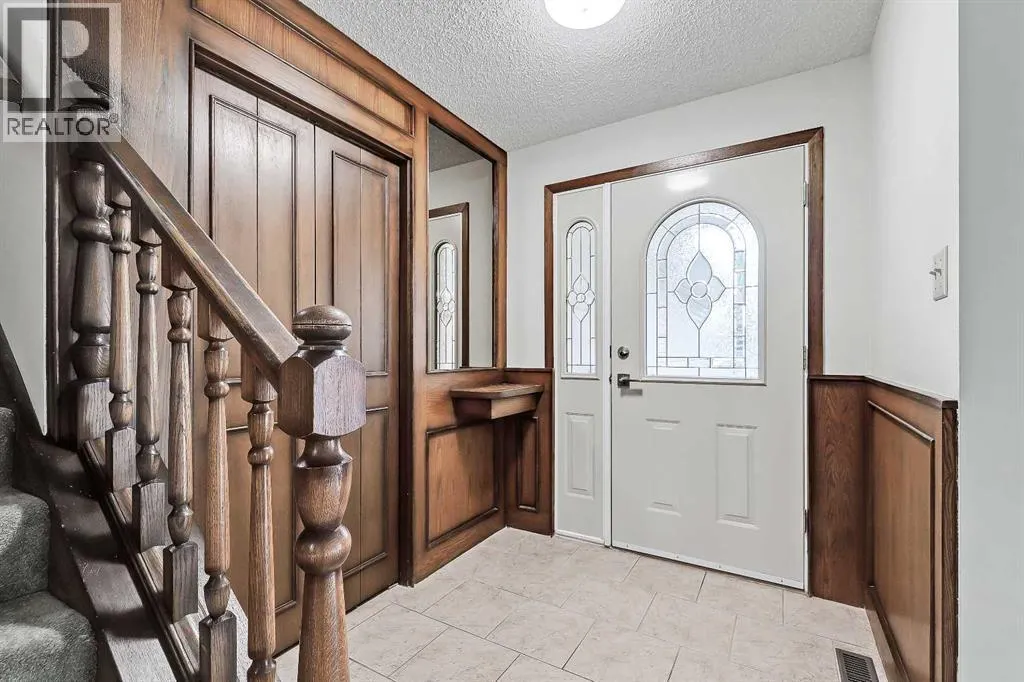 40 Woodview Court SW