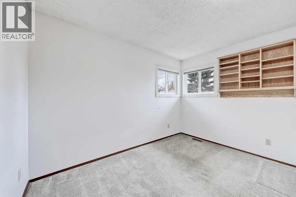 40 Woodview Court SW