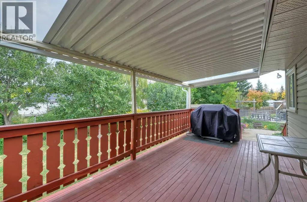 40 Woodview Court SW