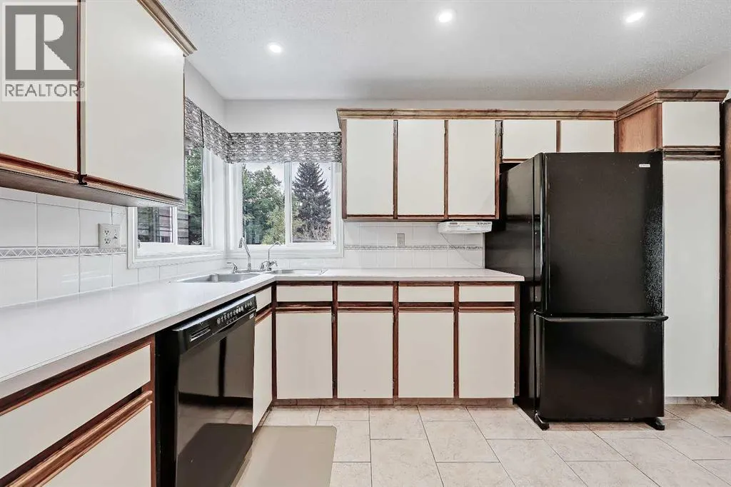 40 Woodview Court SW