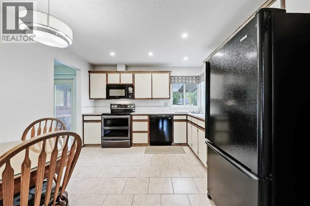 40 Woodview Court SW