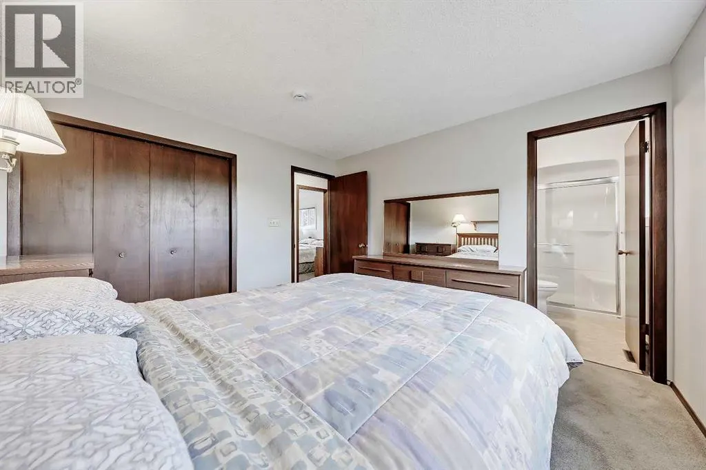 40 Woodview Court SW