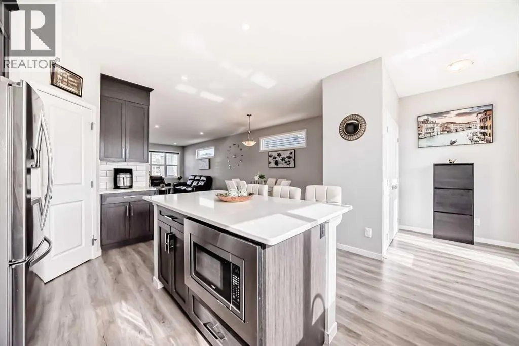 868 WEST LAKEVIEW Drive