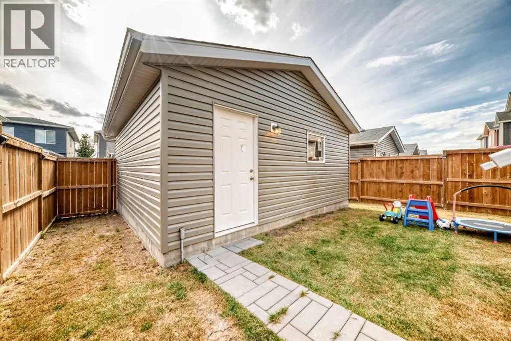 868 WEST LAKEVIEW Drive