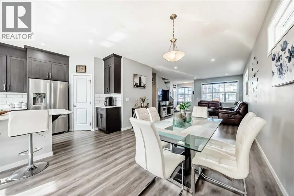 868 WEST LAKEVIEW Drive