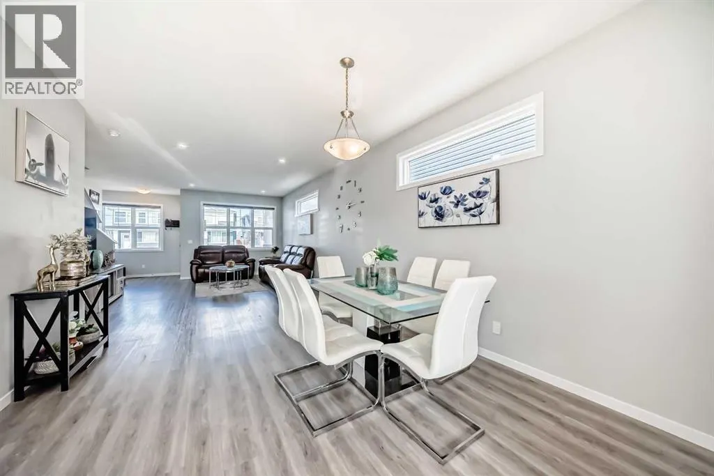 868 WEST LAKEVIEW Drive