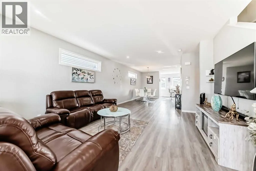868 WEST LAKEVIEW Drive