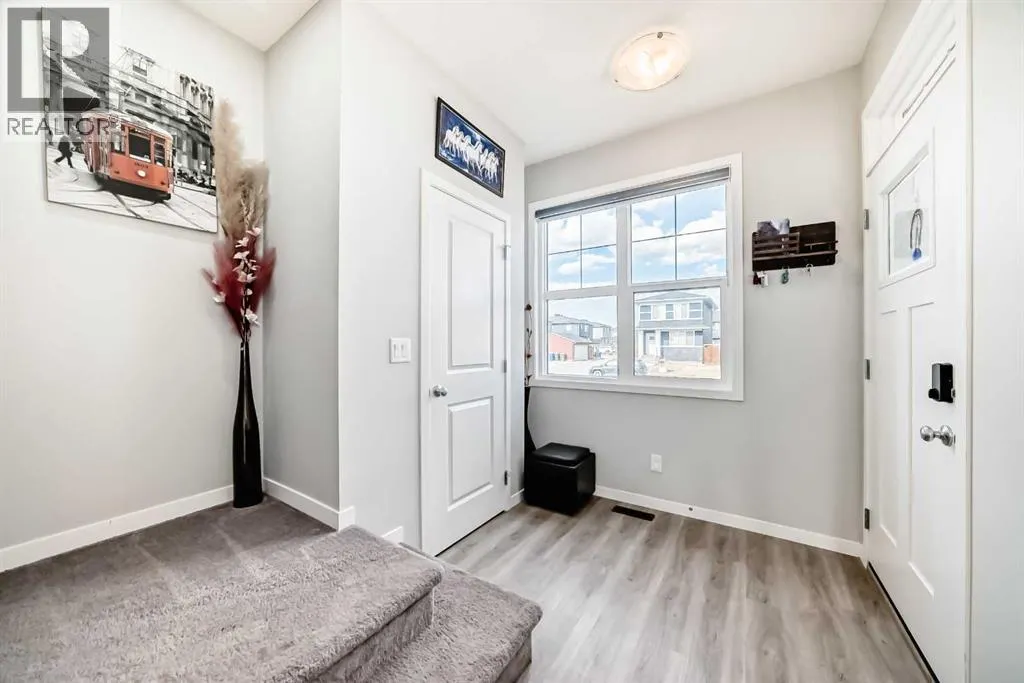 868 WEST LAKEVIEW Drive