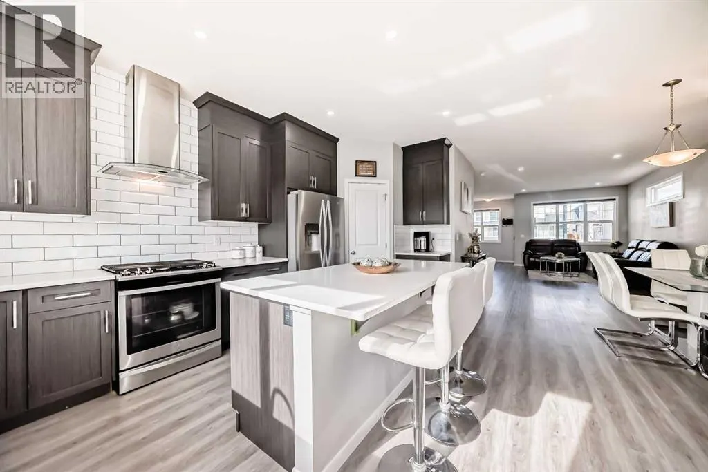 868 WEST LAKEVIEW Drive