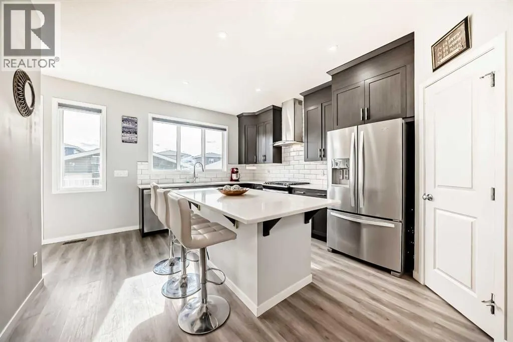 868 WEST LAKEVIEW Drive