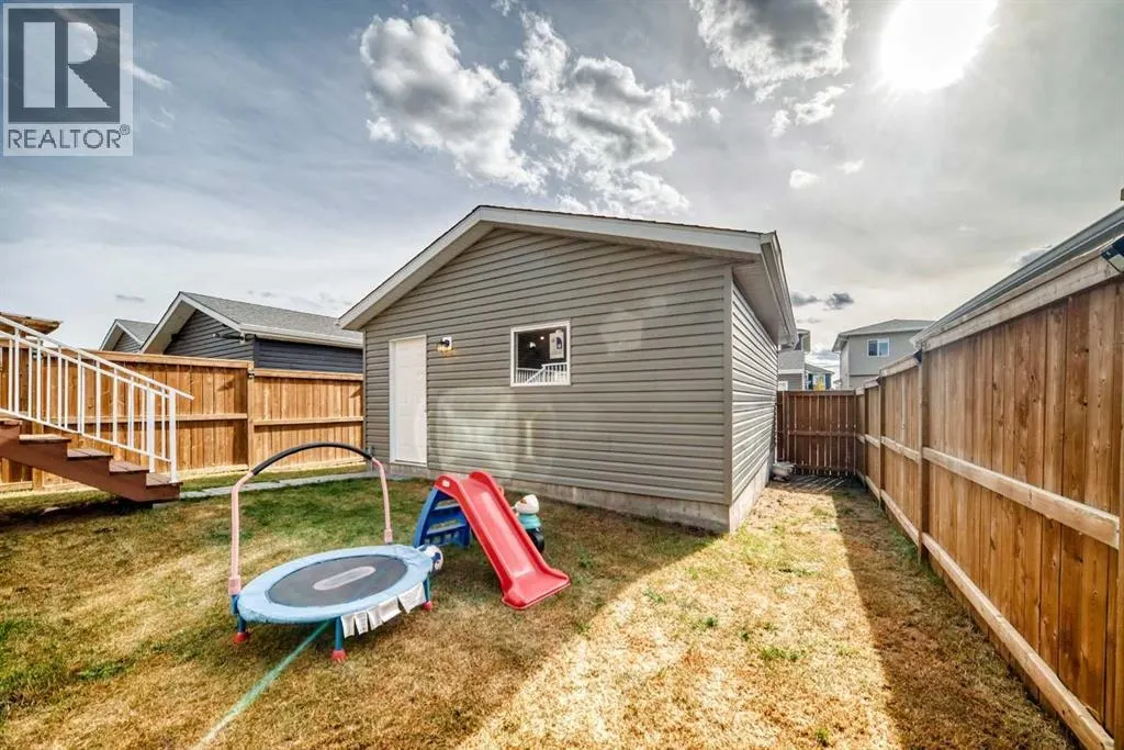 868 WEST LAKEVIEW Drive