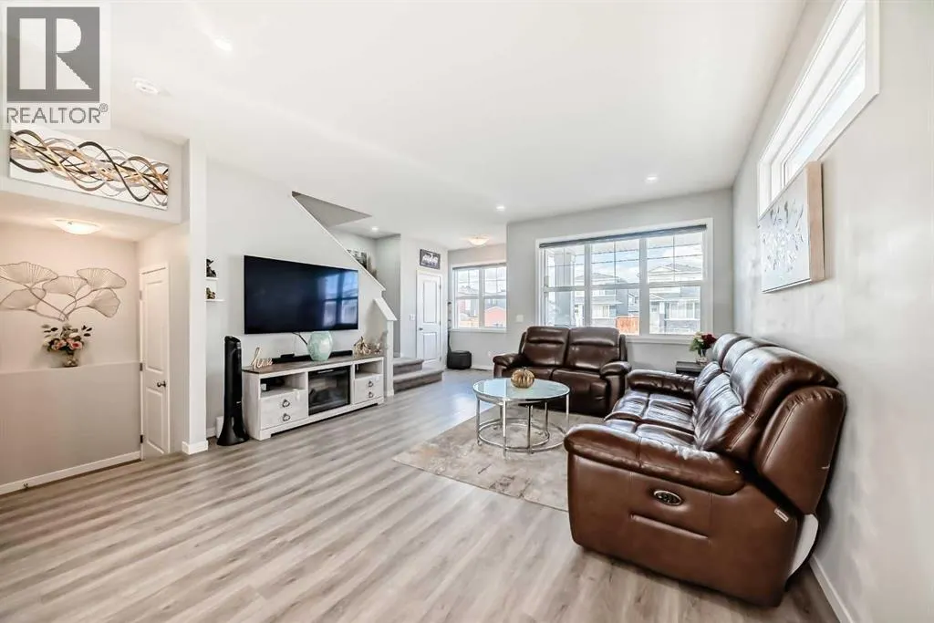 868 WEST LAKEVIEW Drive