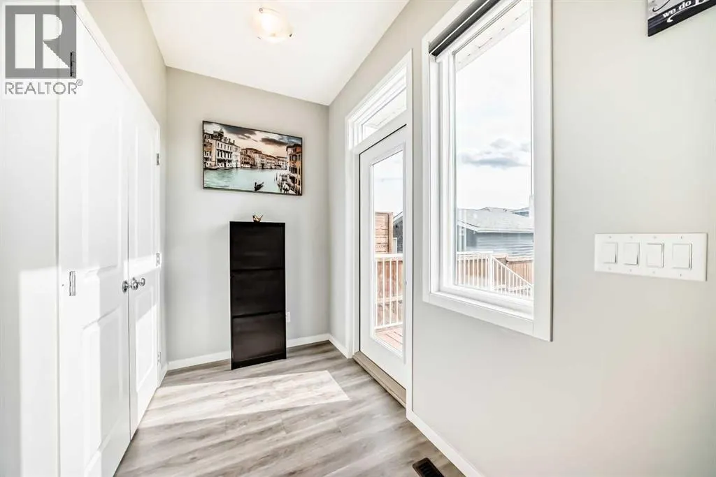 868 WEST LAKEVIEW Drive