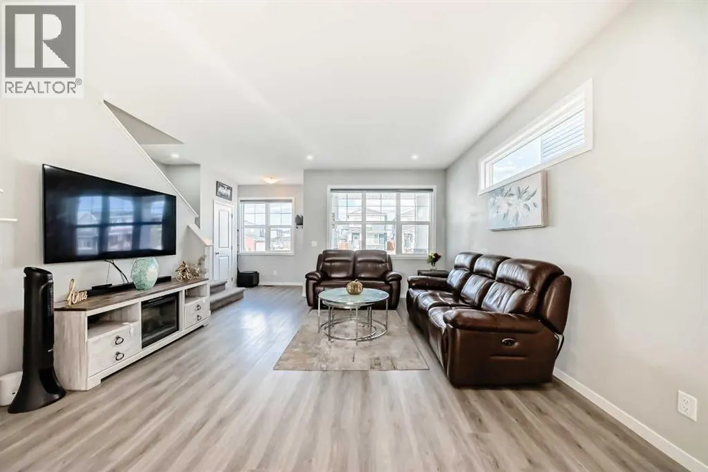 868 WEST LAKEVIEW Drive