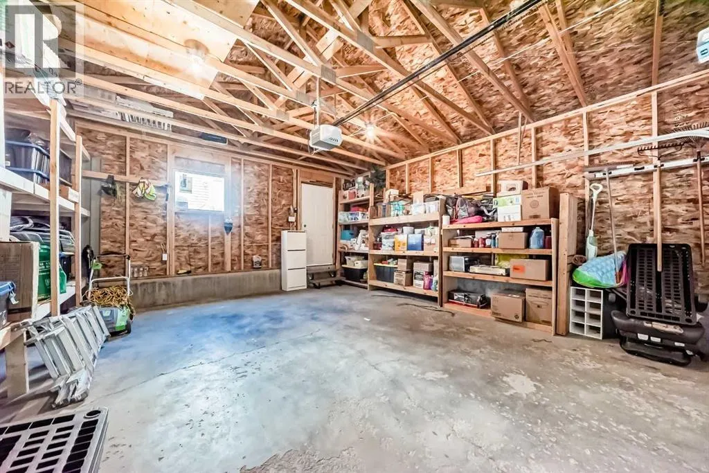 868 WEST LAKEVIEW Drive