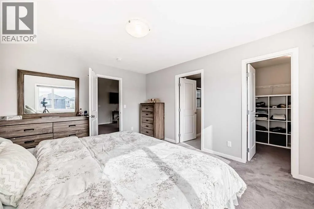 868 WEST LAKEVIEW Drive