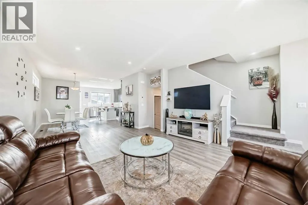 868 WEST LAKEVIEW Drive