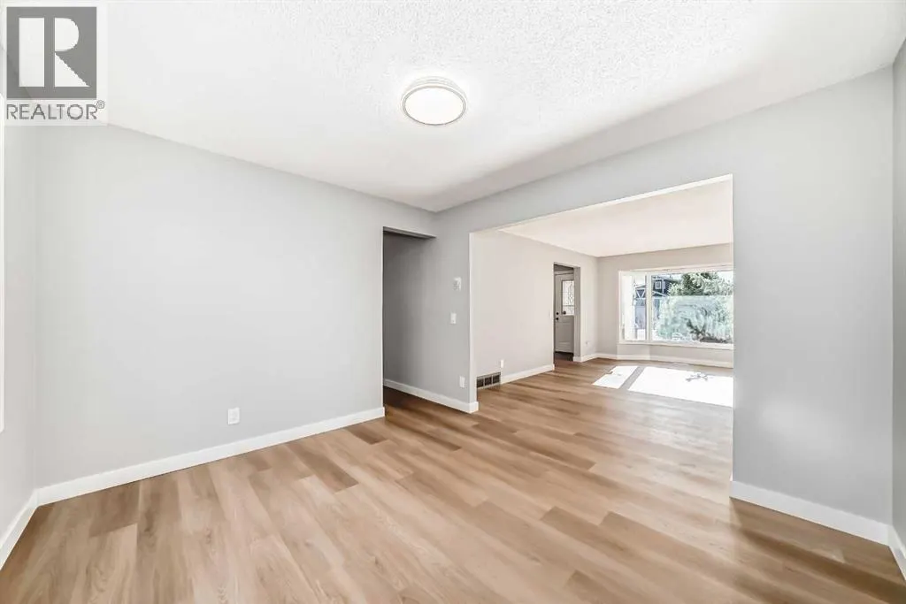 656 Woodbine Boulevard SW