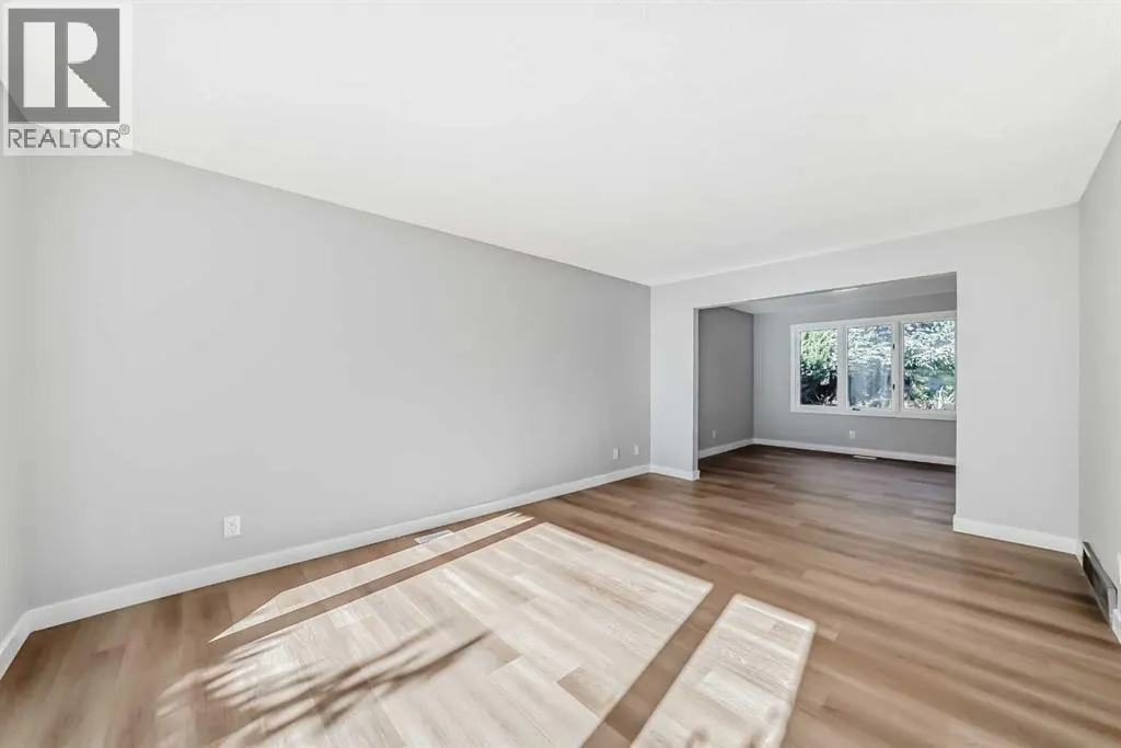 656 Woodbine Boulevard SW