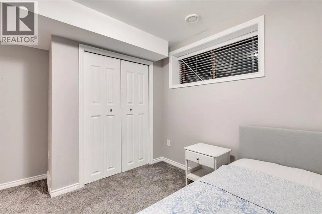 238 Elgin Manor SE
