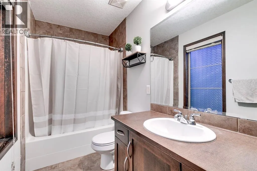 238 Elgin Manor SE