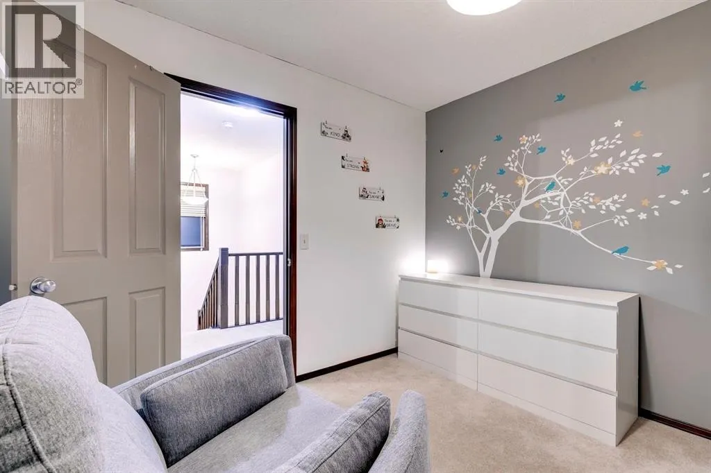 238 Elgin Manor SE