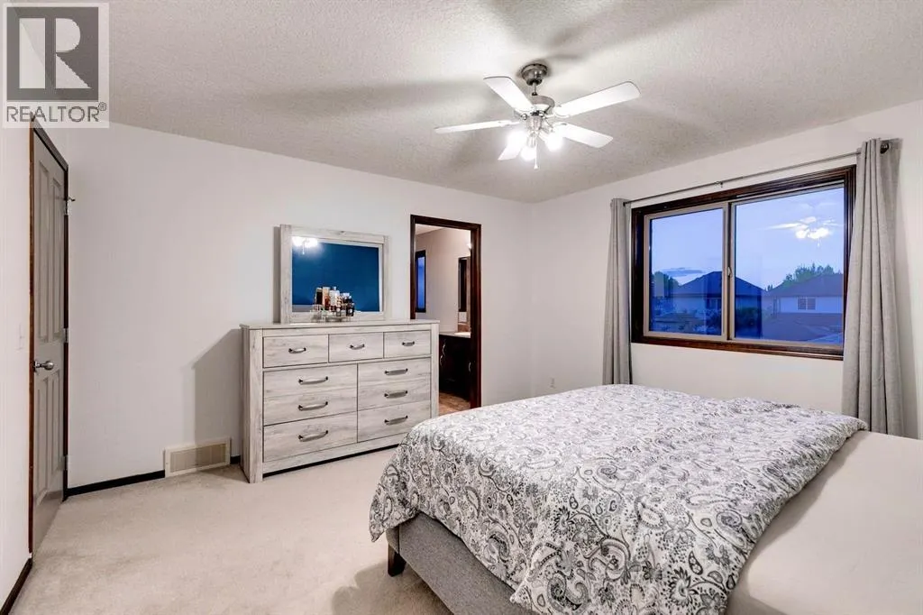 238 Elgin Manor SE