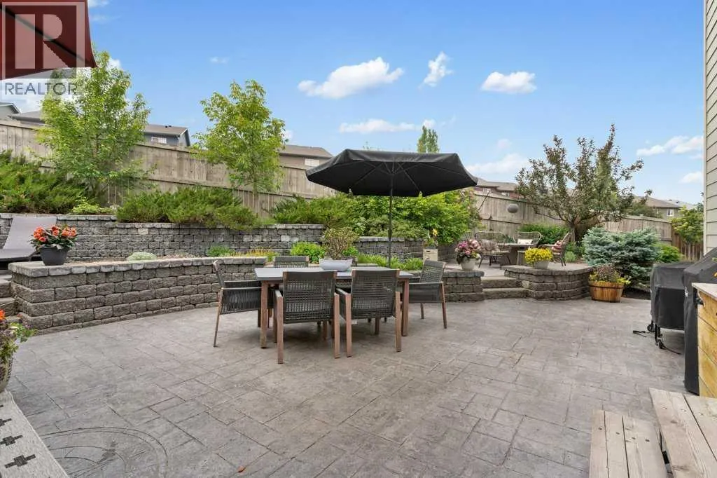 84 Panatella Manor NW