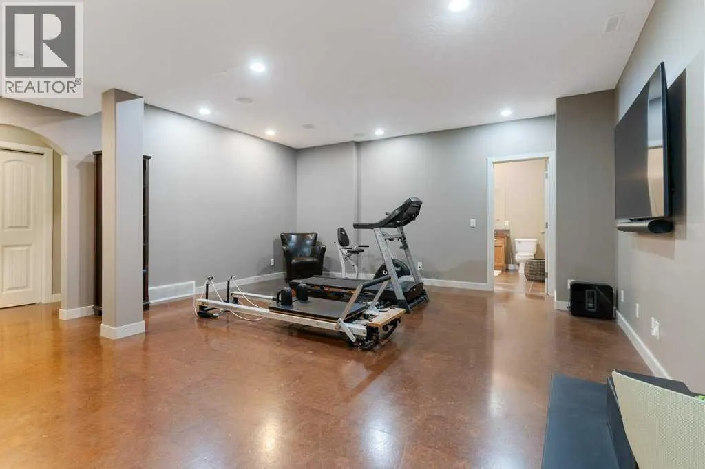 84 Panatella Manor NW