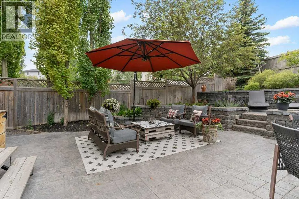 84 Panatella Manor NW