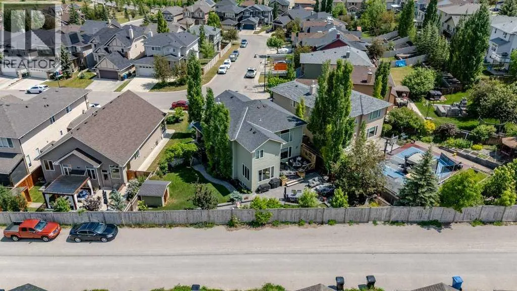 84 Panatella Manor NW