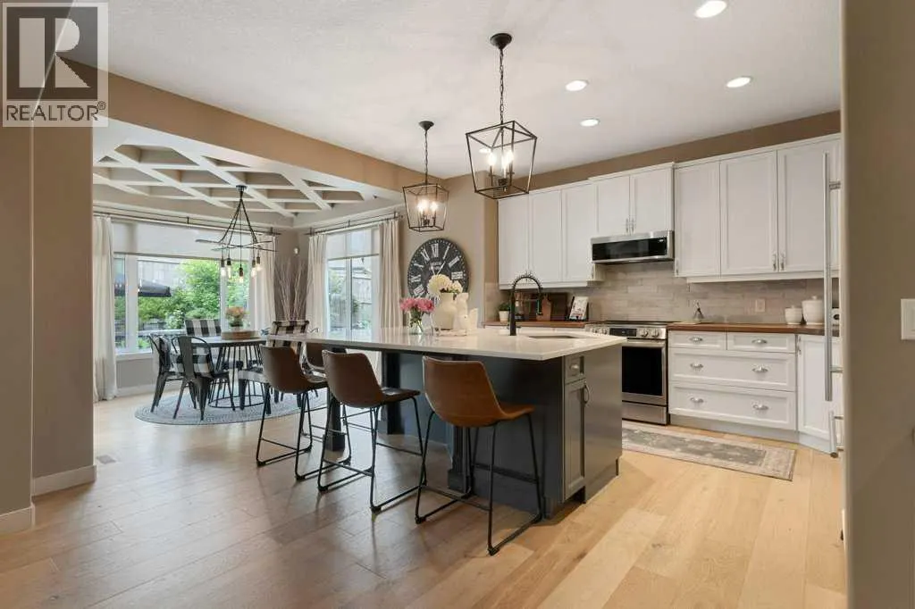 84 Panatella Manor NW
