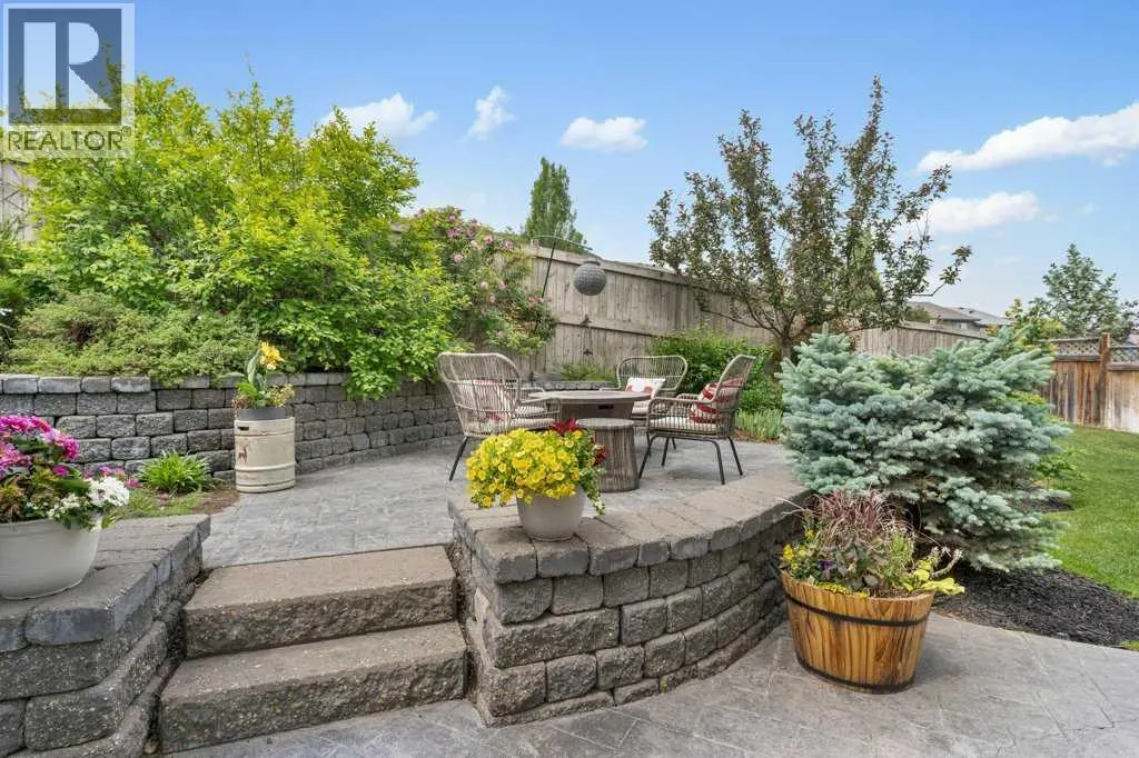 84 Panatella Manor NW